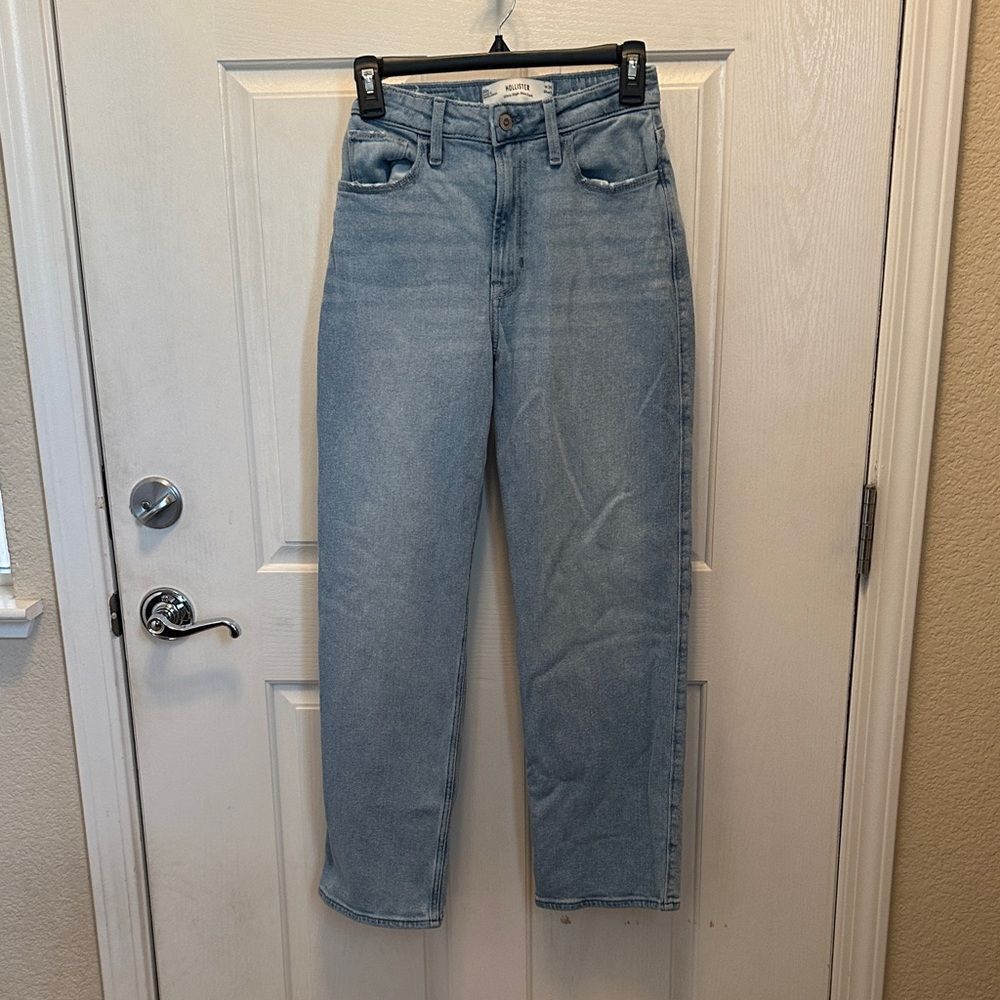 Hollister Women's Straight Leg Ultra High-Rise Dad Jeans in Light Blue
